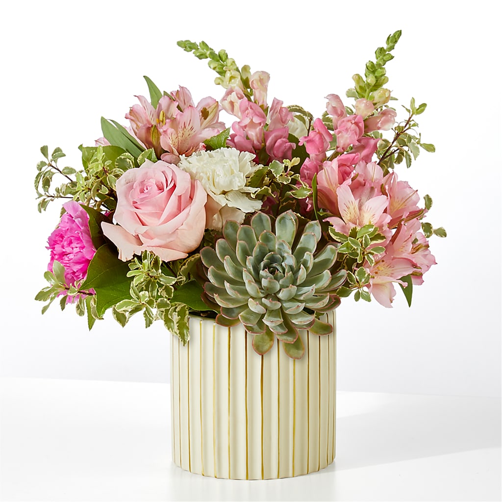 Magenta Musings Bouquet – DEE'S FLORAL & DESIGNS, Fairmont MN