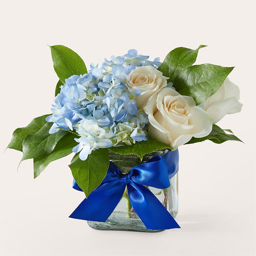Sky Blue Delight Bouquet – DEE'S FLORAL & DESIGNS, Fairmont MN