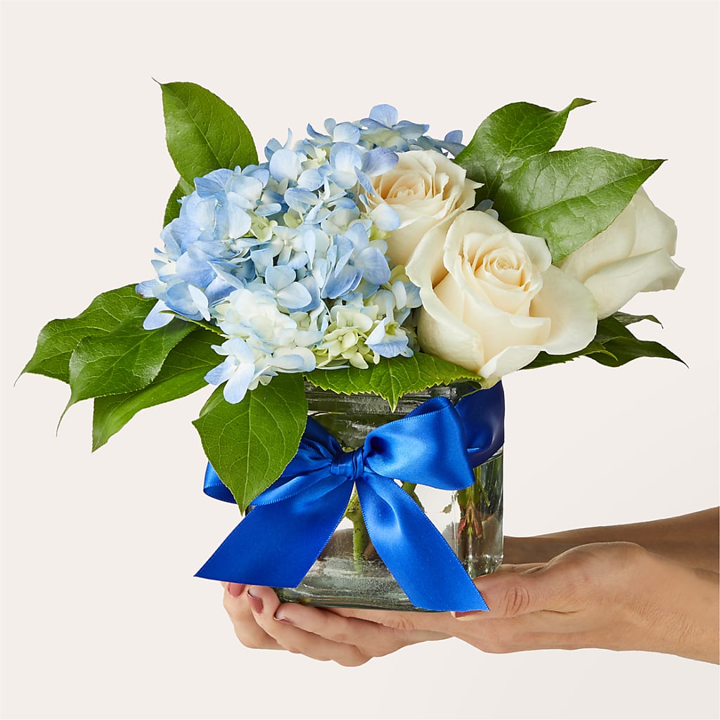 Sky Blue Delight Bouquet – DEE'S FLORAL & DESIGNS, Fairmont MN