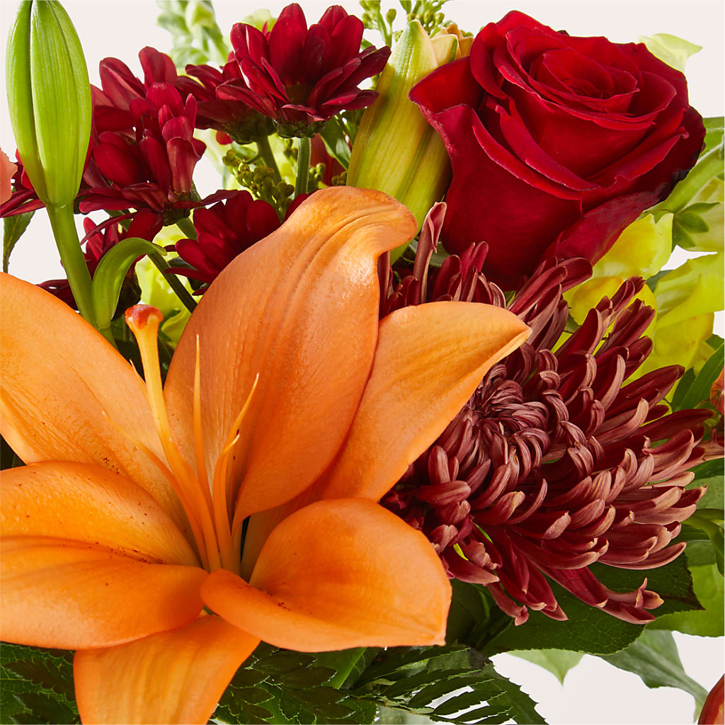 Sweater Season - A Florist Original – DEE'S FLORAL & DESIGNS, Fairmont MN