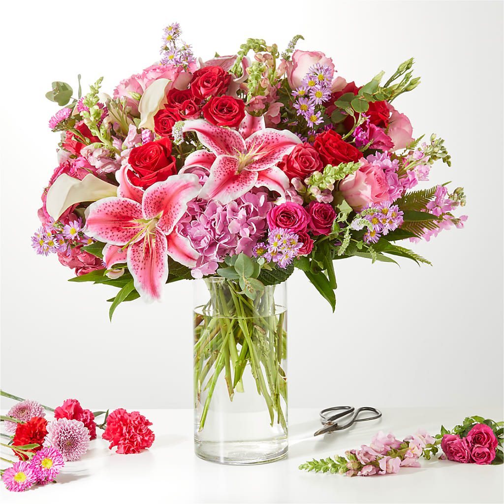 Swooning Over You - A Luxury Florist Original – DEE'S FLORAL & DESIGNS, Fairmont MN