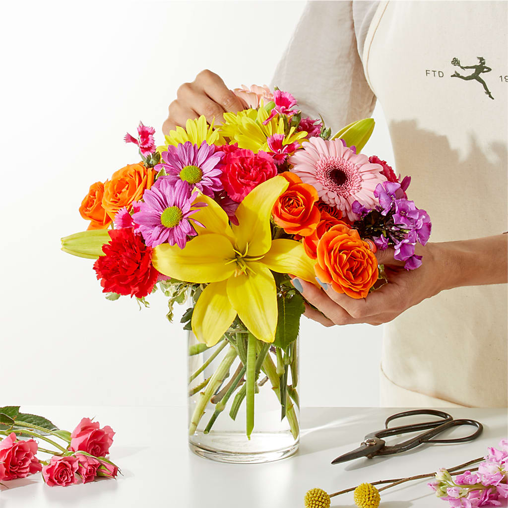 Cue the Confetti - A Florist Original – DEE'S FLORAL & DESIGNS, Fairmont MN