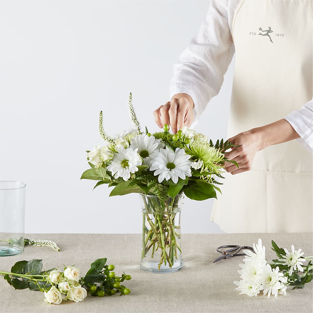 Irish Garden - A Florist Original – DEE'S FLORAL & DESIGNS, Fairmont MN