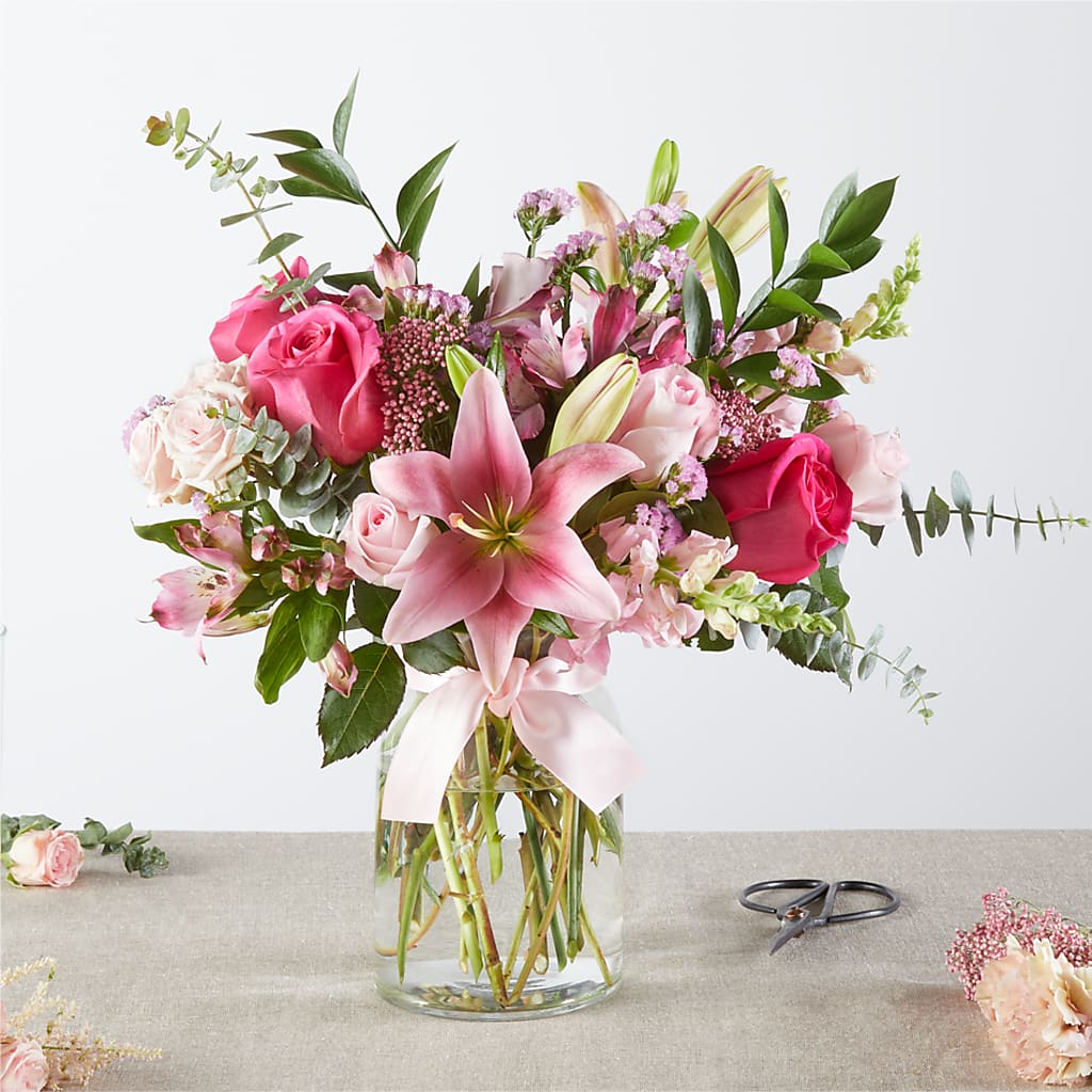 Pink Ribbon - A Florist Original – DEE'S FLORAL & DESIGNS, Fairmont MN
