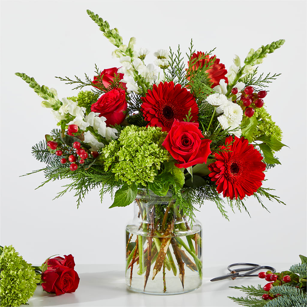 Merry Moment Bouquet – A Florist Original – DEE'S FLORAL & DESIGNS, Fairmont MN