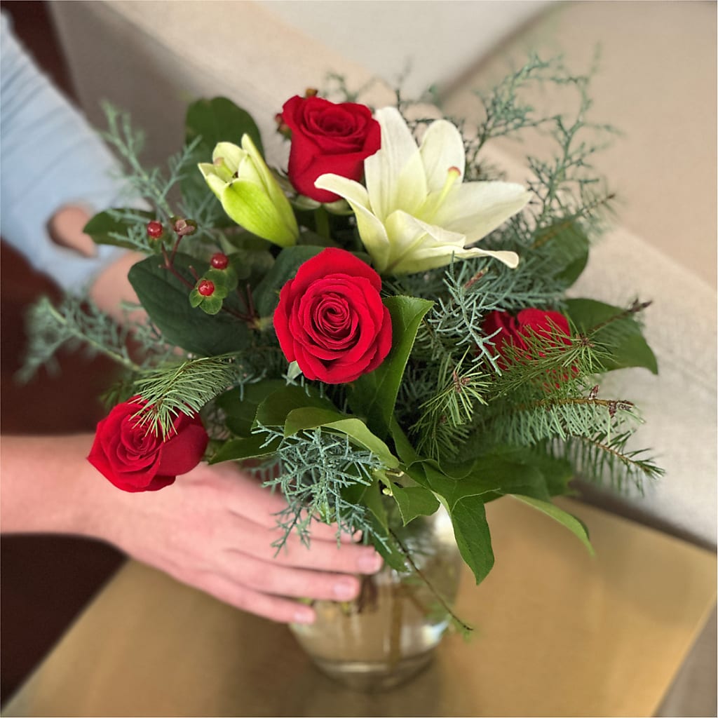 Glittering Lights Bouquet – DEE'S FLORAL & DESIGNS, Fairmont MN