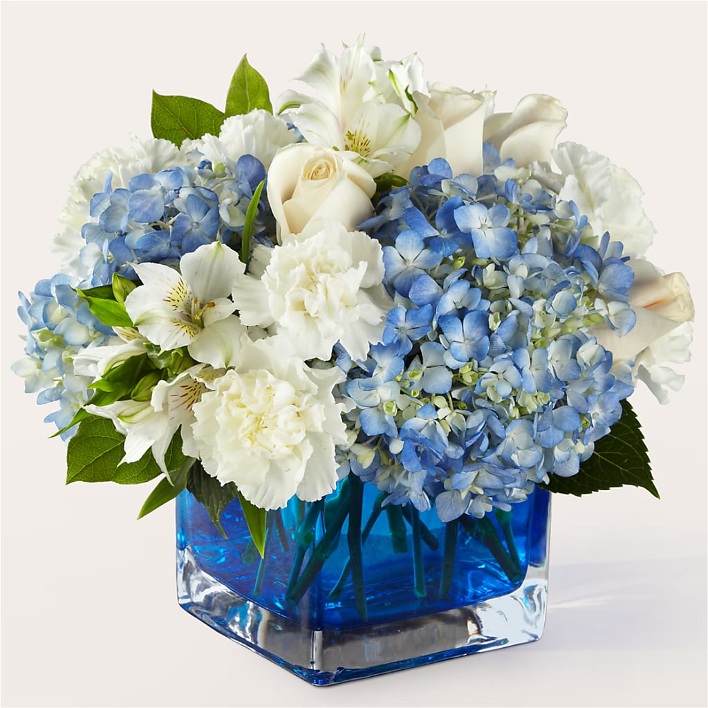 Soothing Waters Bouquet – DEE'S FLORAL & DESIGNS, Fairmont MN