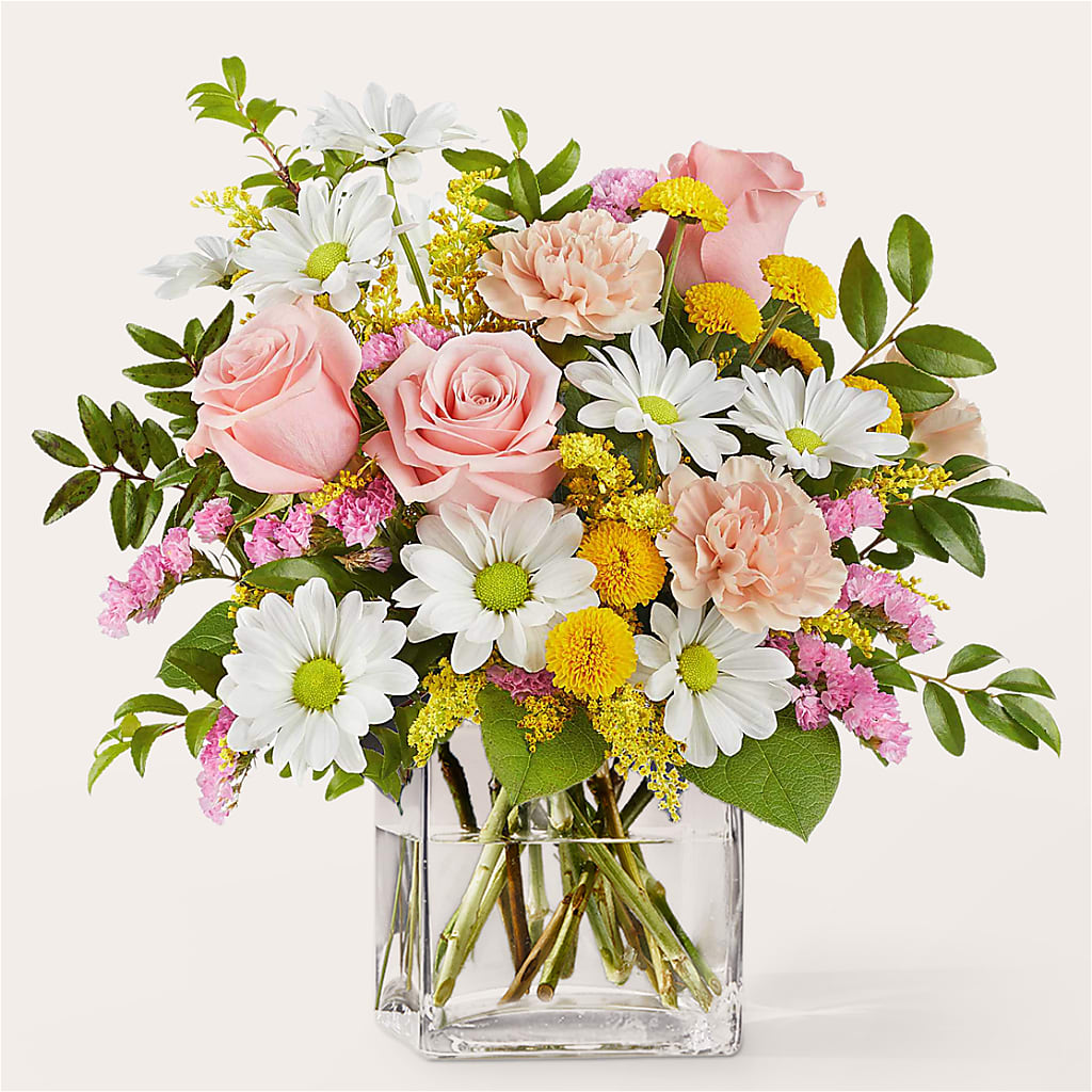 Country Cottage Bouquet – DEE'S FLORAL & DESIGNS, Fairmont MN