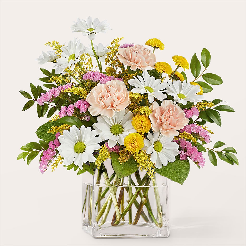Country Cottage Bouquet – DEE'S FLORAL & DESIGNS, Fairmont MN
