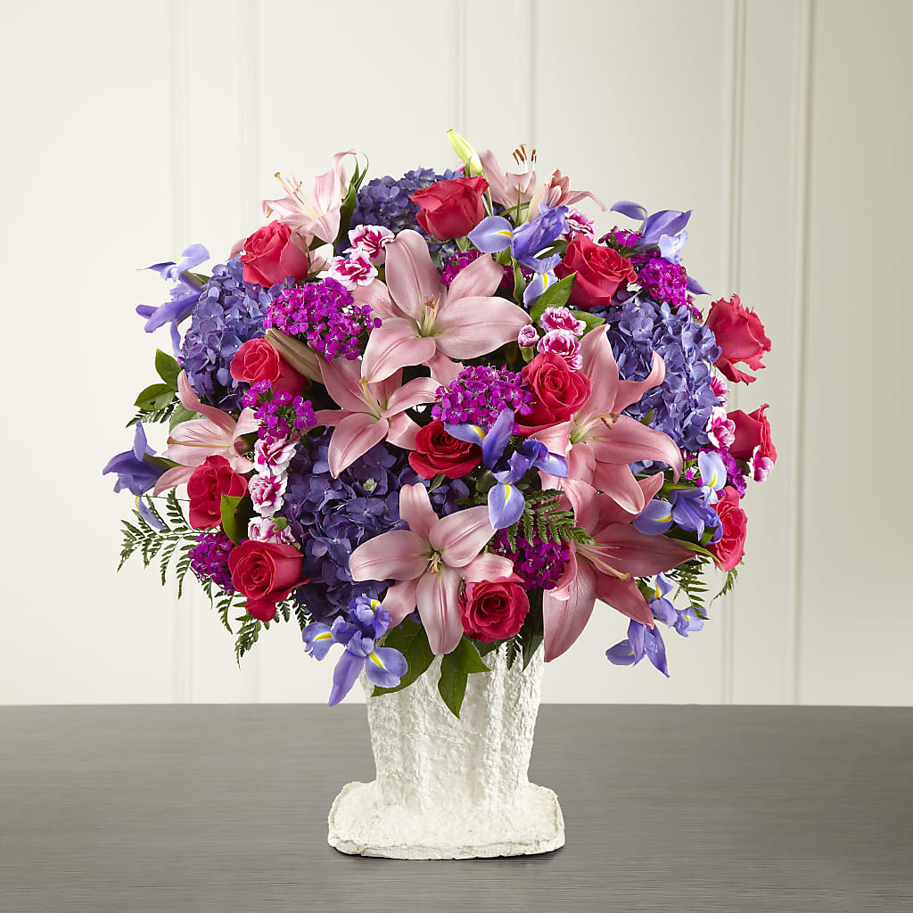 We Fondly Remember Arrangement – DEE'S FLORAL & DESIGNS, Fairmont MN