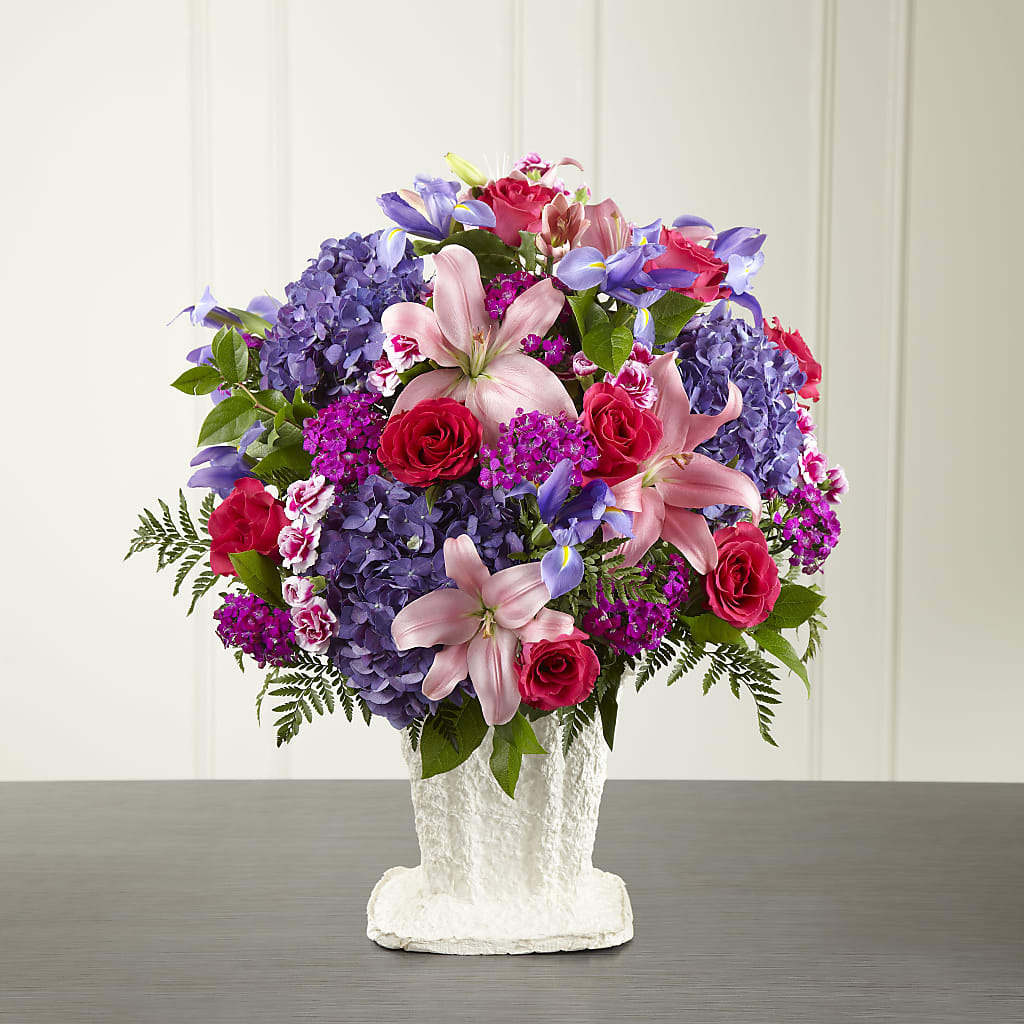 We Fondly Remember Arrangement – DEE'S FLORAL & DESIGNS, Fairmont MN