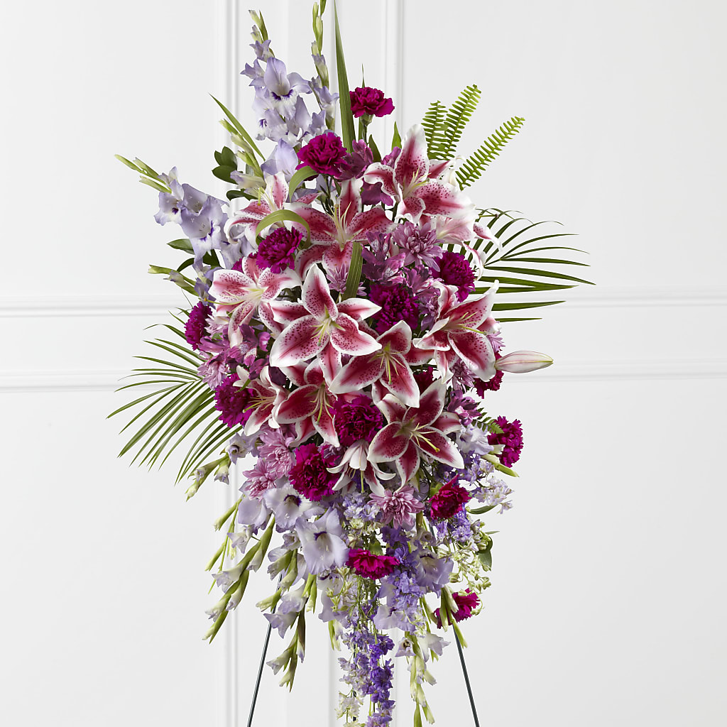 Tender Touch Standing Spray – DEE'S FLORAL & DESIGNS, Fairmont MN