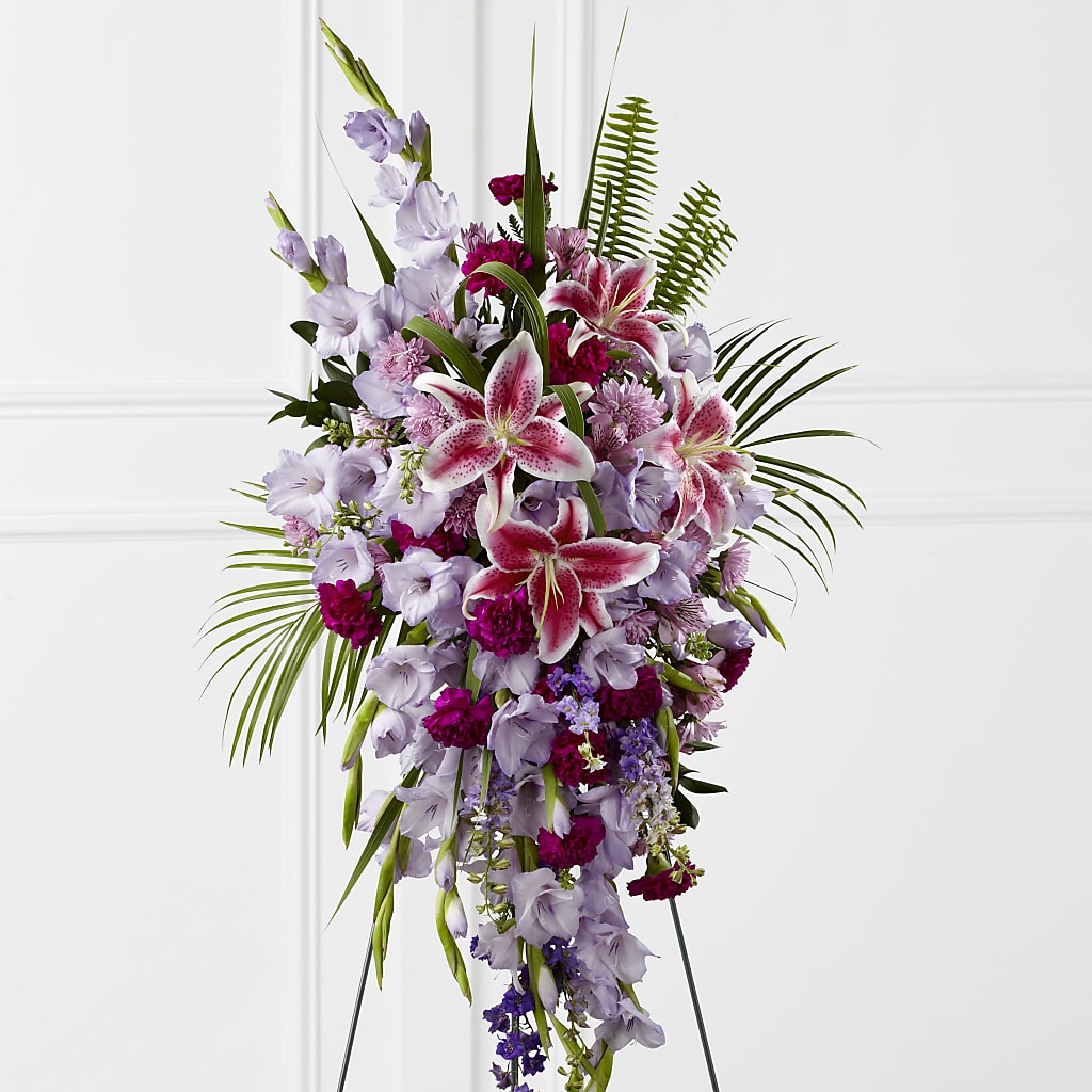Tender Touch Standing Spray – DEE'S FLORAL & DESIGNS, Fairmont MN