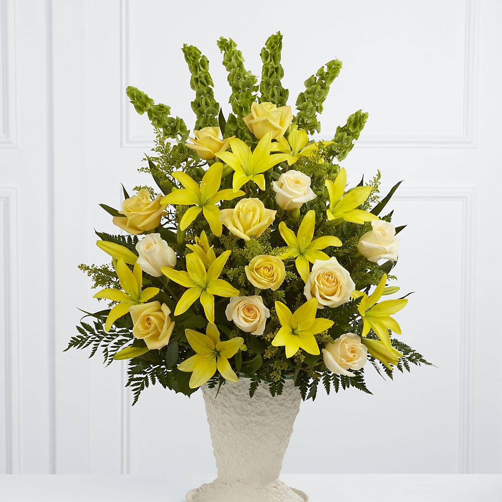 Golden Memories Arrangement – DEE'S FLORAL & DESIGNS, Fairmont MN