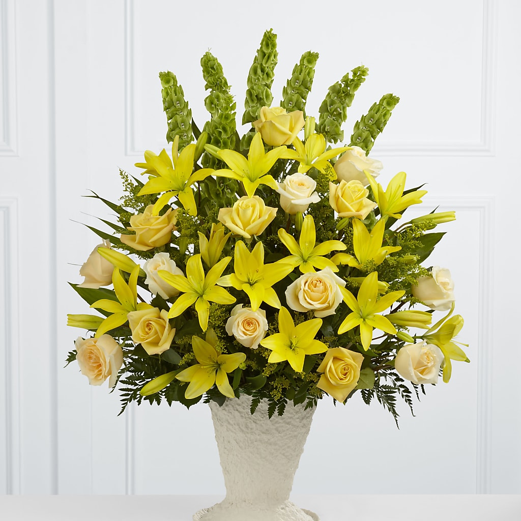 Golden Memories Arrangement – DEE'S FLORAL & DESIGNS, Fairmont MN