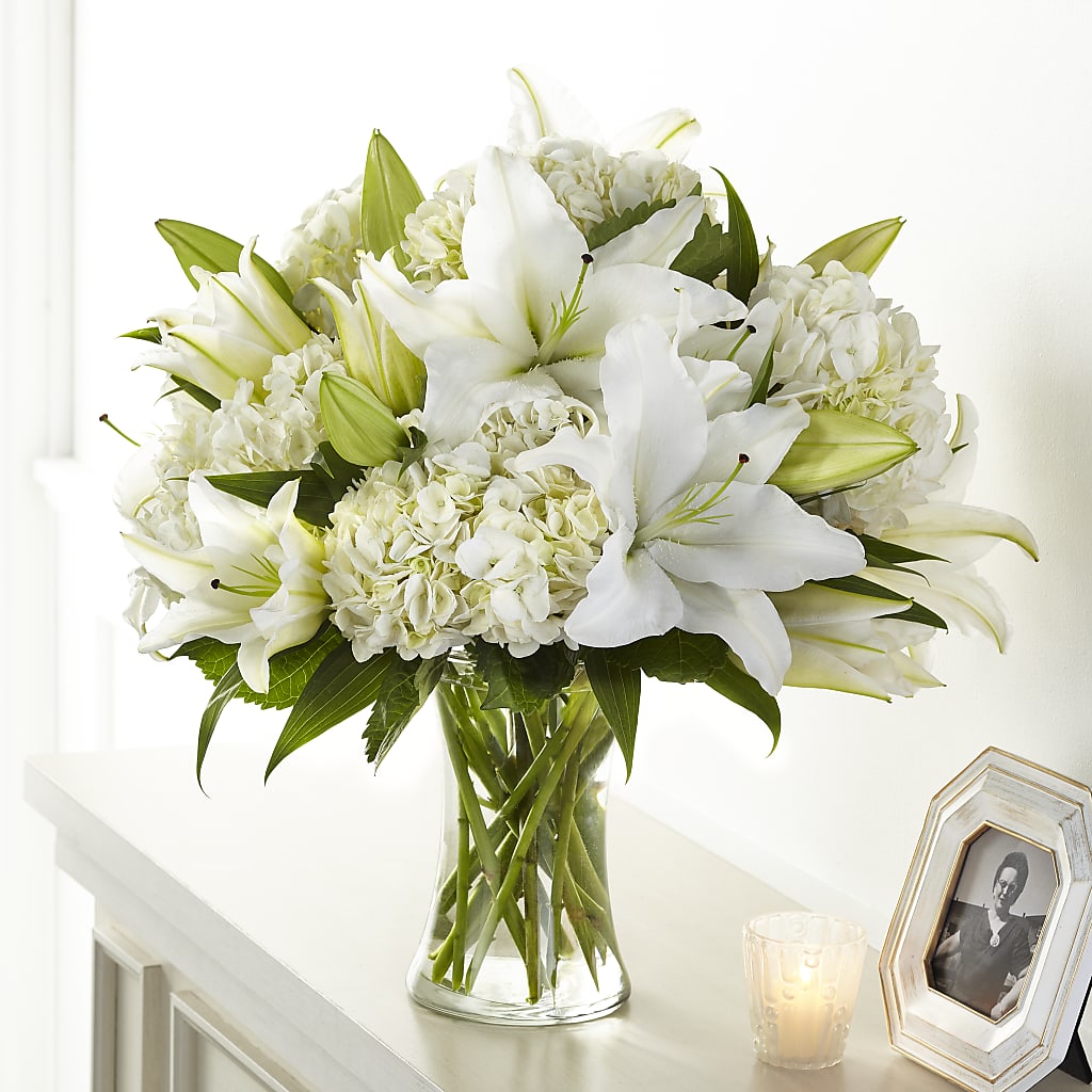 Compassionate Lily Bouquet – DEE'S FLORAL & DESIGNS, Fairmont MN