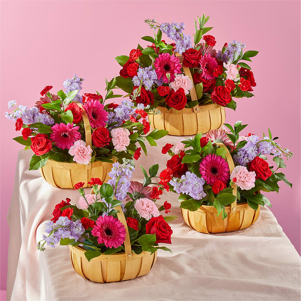 Pink Picnic Basket – DEE'S FLORAL & DESIGNS, Fairmont MN