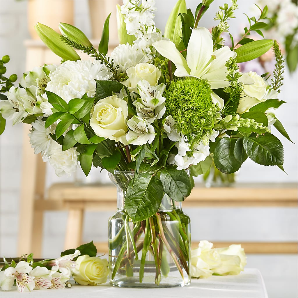 Classic Ivory – A Florist Original – DEE'S FLORAL & DESIGNS, Fairmont MN