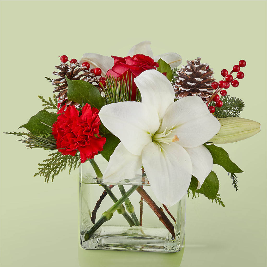 Glistening Icicles Bouquet – DEE'S FLORAL & DESIGNS, Fairmont MN