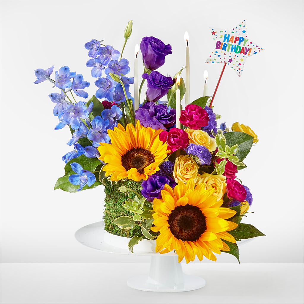 Star of the Day Floral Cake – DEE'S FLORAL & DESIGNS, Fairmont MN