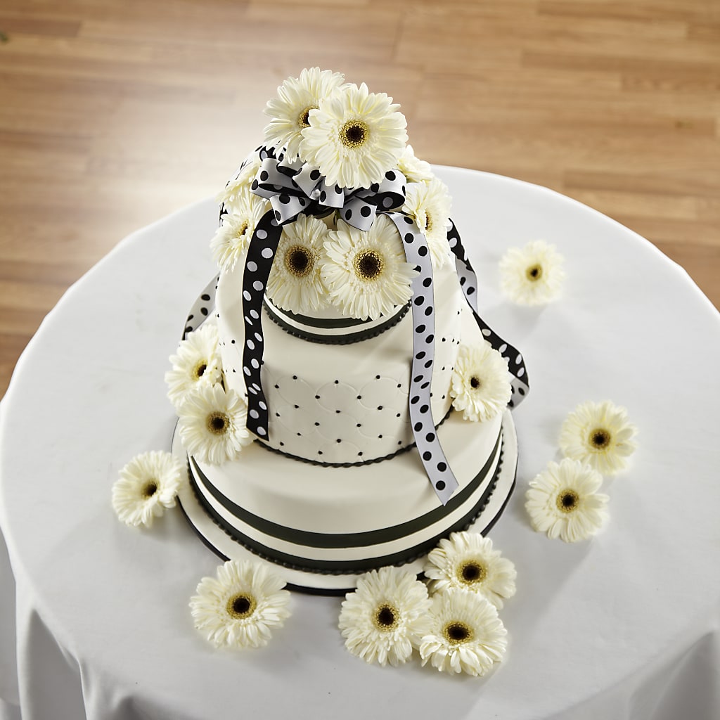 Simple Sophistication Cake Décor – DEE'S FLORAL & DESIGNS, Fairmont MN