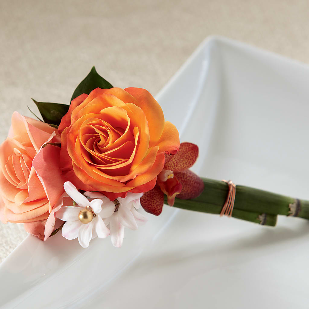 Sunset Dream Boutonniere – DEE'S FLORAL & DESIGNS, Fairmont MN