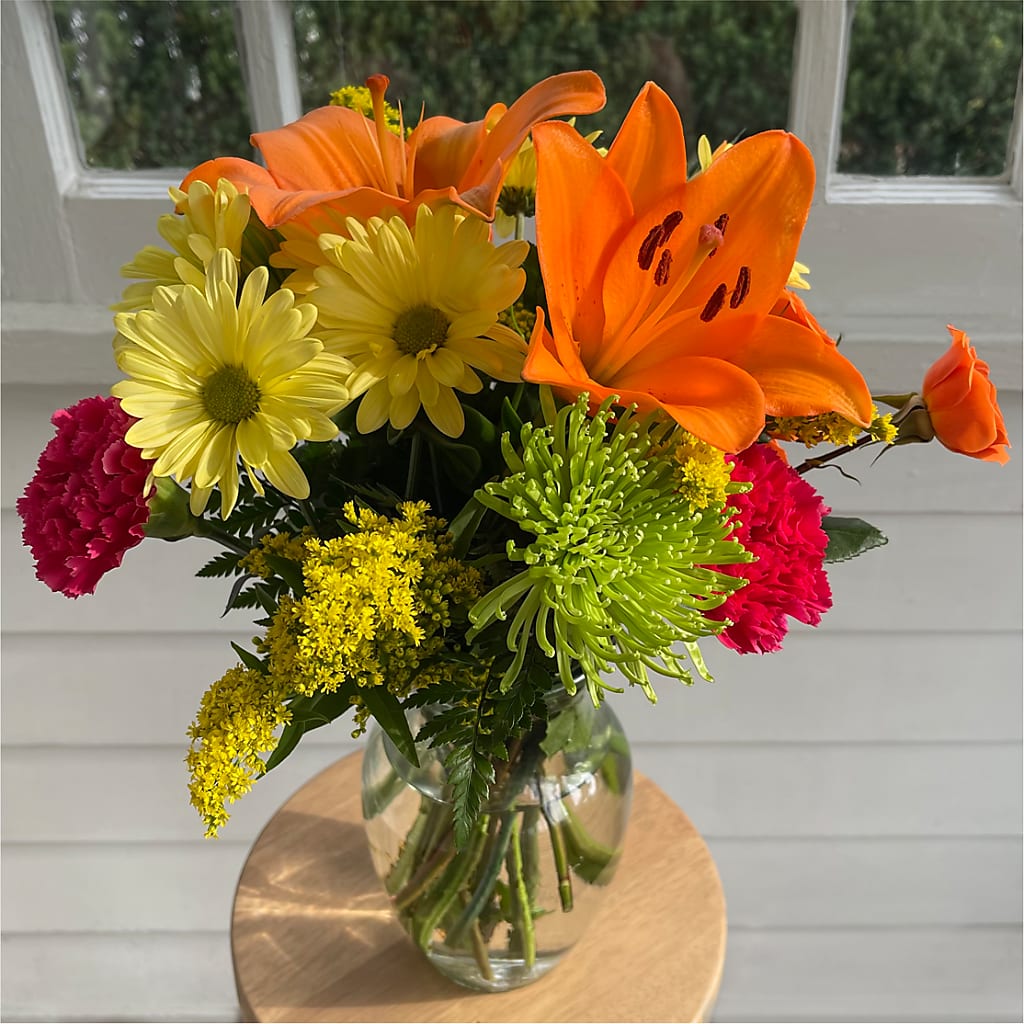 Bold & Bright – A Florist Original – DEE'S FLORAL & DESIGNS, Fairmont MN