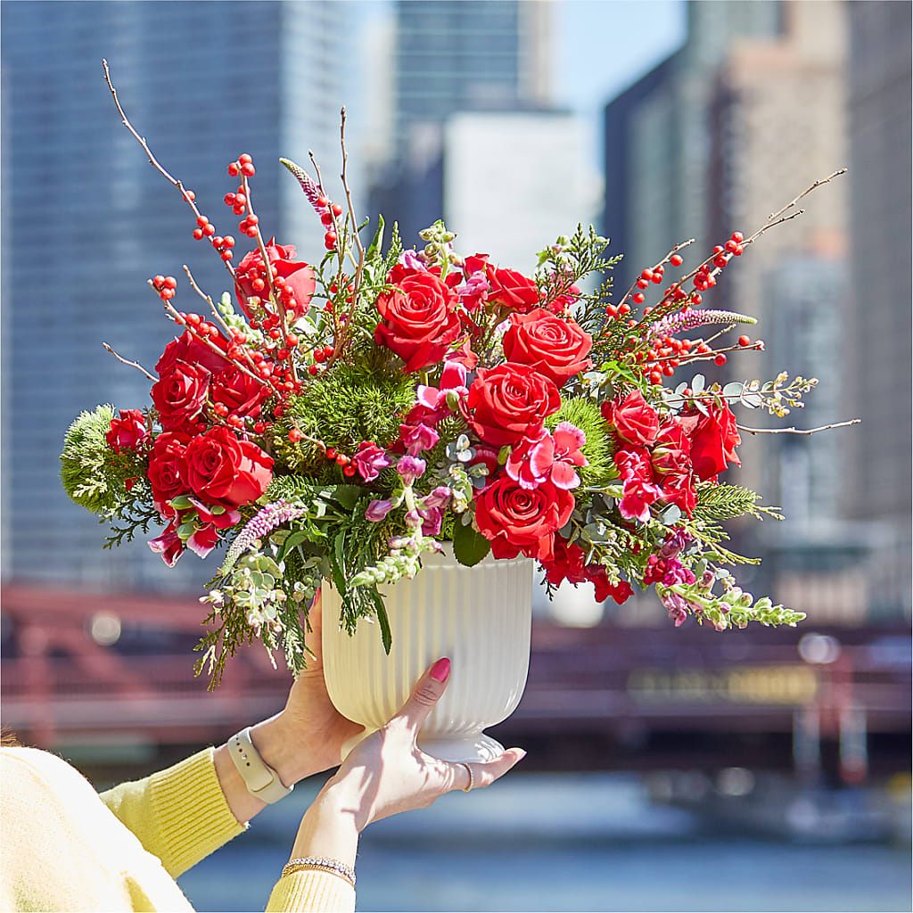 Big Red Bow Bouquet – DEE'S FLORAL & DESIGNS, Fairmont MN