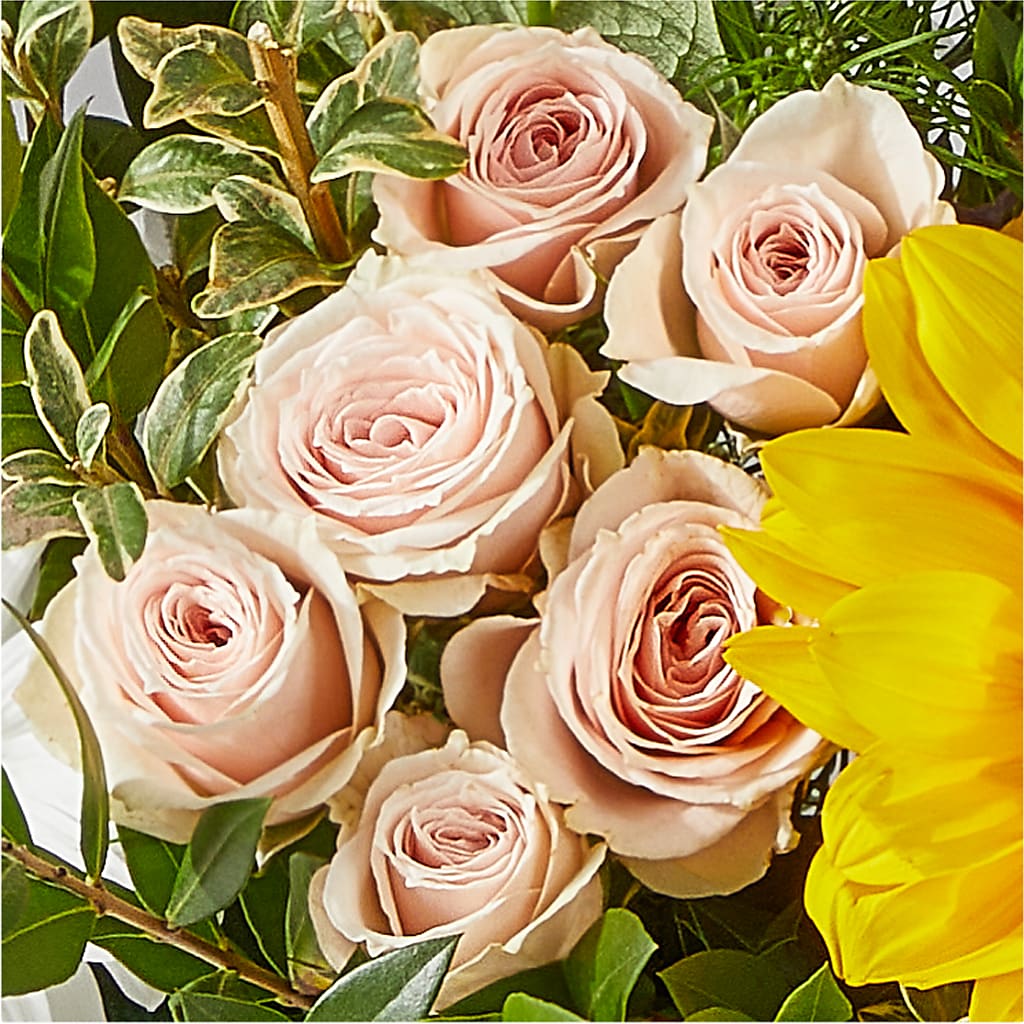 The Good Life Bouquet – DEE'S FLORAL & DESIGNS, Fairmont MN