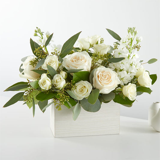 Fresh Linen Box Bouquet – DEE'S FLORAL & DESIGNS, Fairmont MN