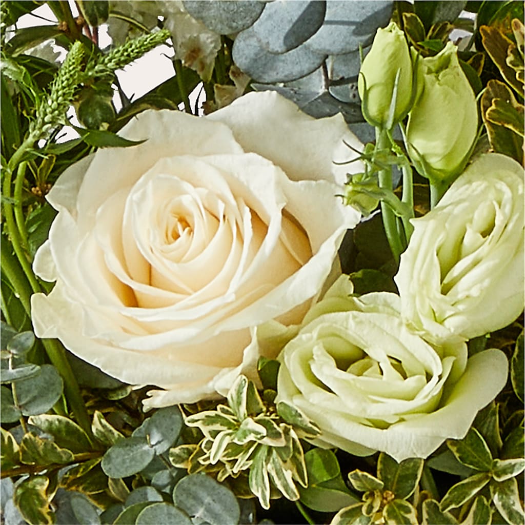 Cashmere Bouquet – DEE'S FLORAL & DESIGNS, Fairmont MN