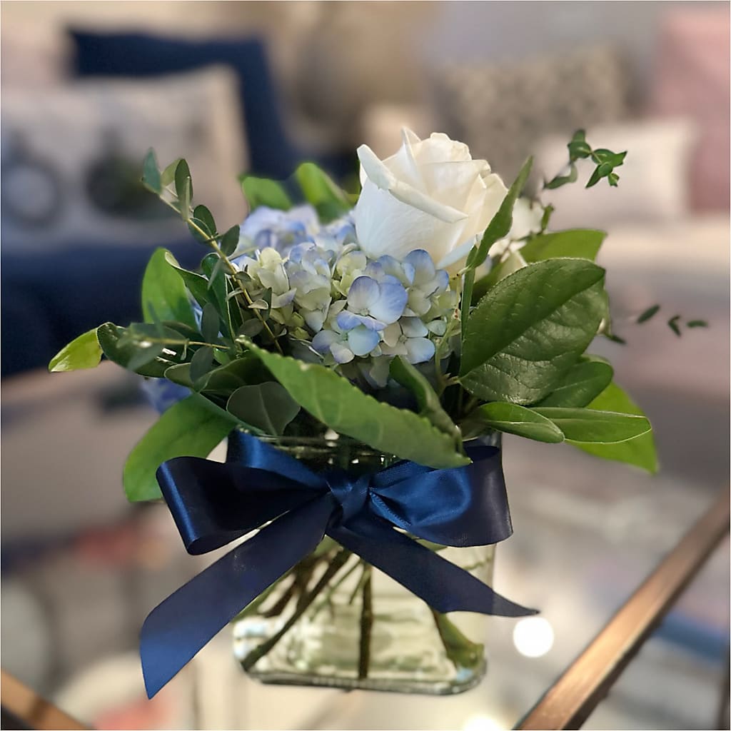 Sky Blue Delight Bouquet – DEE'S FLORAL & DESIGNS, Fairmont MN
