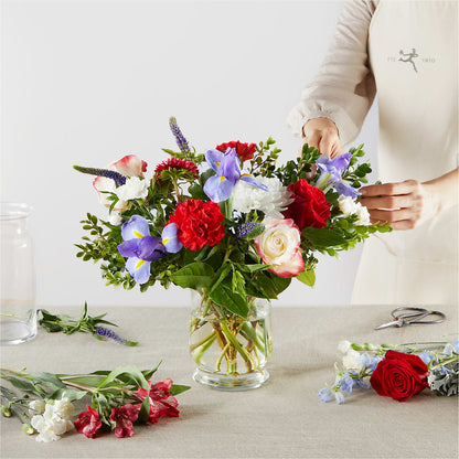 Star Spangled - A Florist Original – DEE'S FLORAL & DESIGNS, Fairmont MN