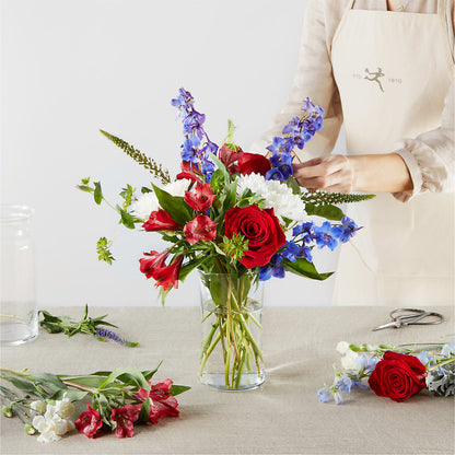 Star Spangled - A Florist Original – DEE'S FLORAL & DESIGNS, Fairmont MN