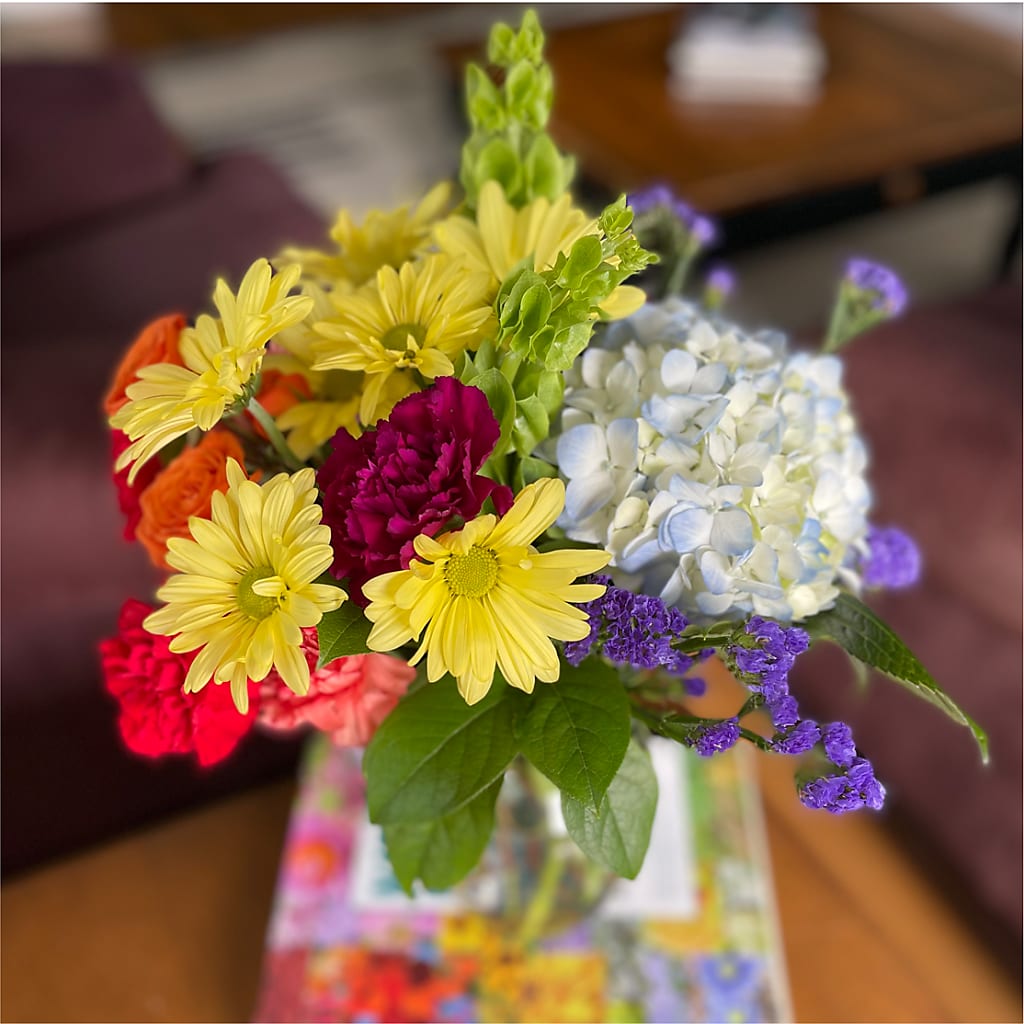 Summer Spectra - A Florist Original – DEE'S FLORAL & DESIGNS, Fairmont MN