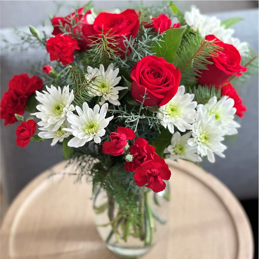 Seasonal Magic Bouquet – DEE'S FLORAL & DESIGNS, Fairmont MN