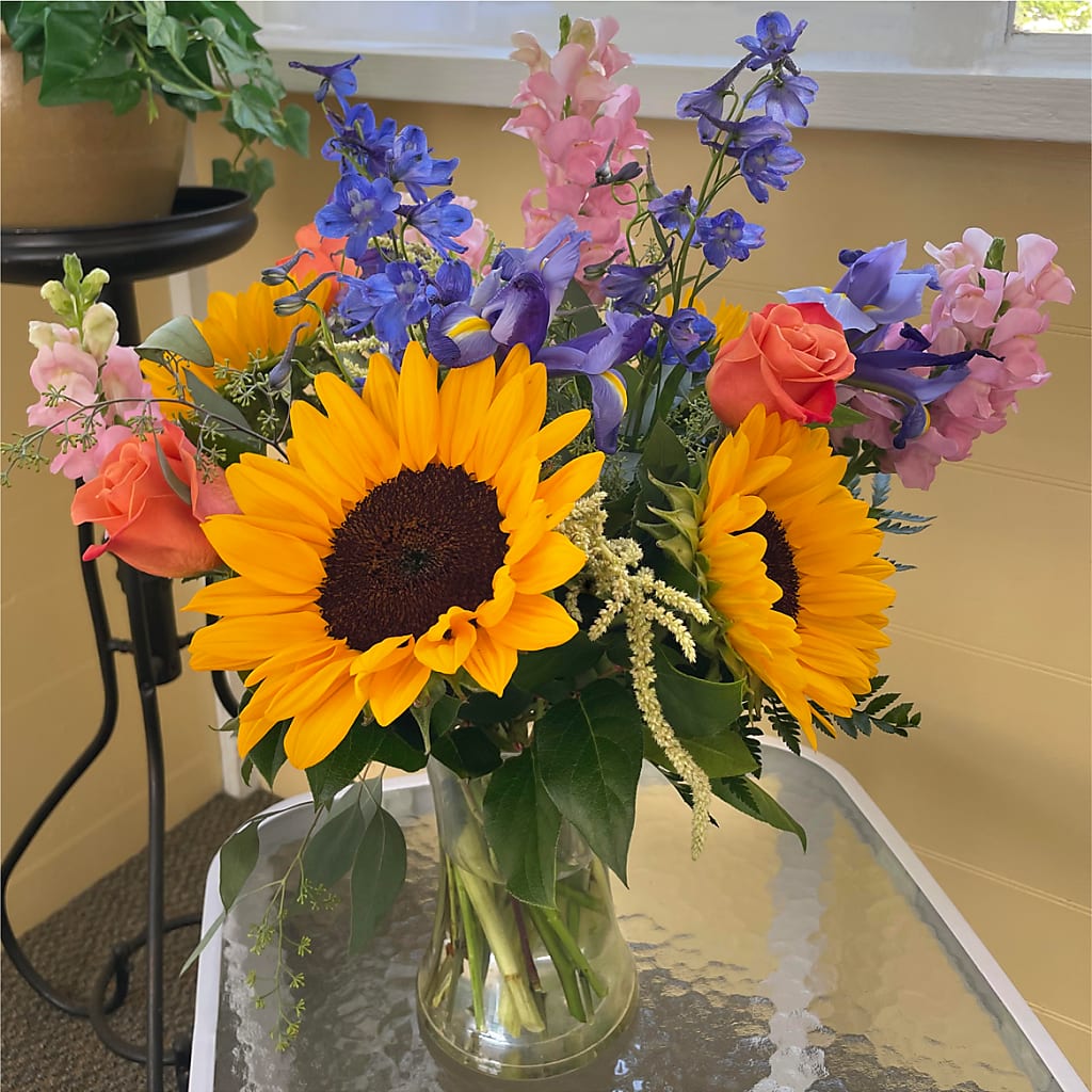 Rays of Life Bouquet – DEE'S FLORAL & DESIGNS, Fairmont MN