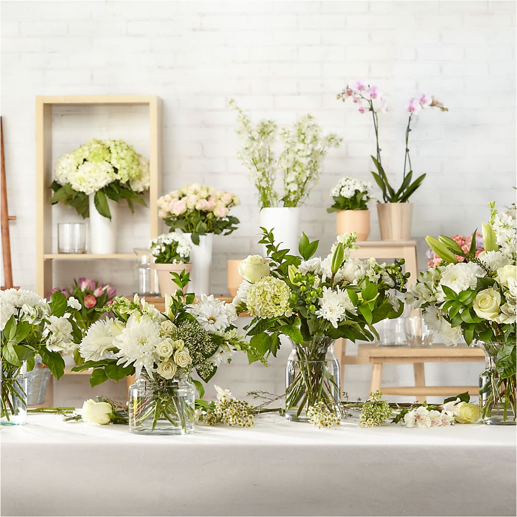 Classic Ivory – A Florist Original – DEE'S FLORAL & DESIGNS, Fairmont MN