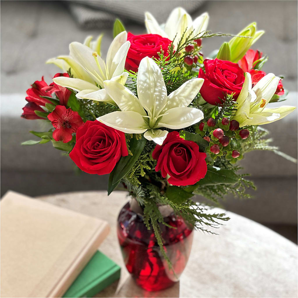 Evergreen Delight Bouquet – DEE'S FLORAL & DESIGNS, Fairmont MN