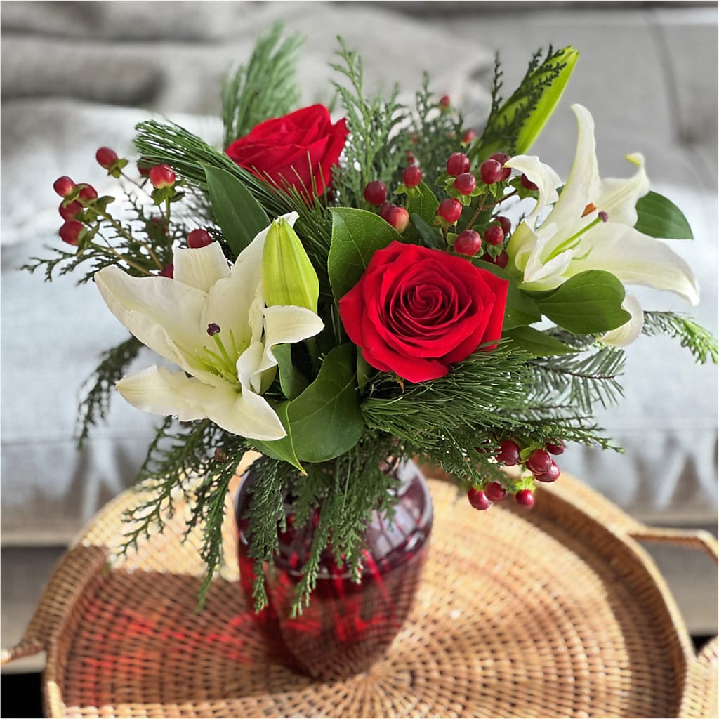 Evergreen Delight Bouquet – DEE'S FLORAL & DESIGNS, Fairmont MN