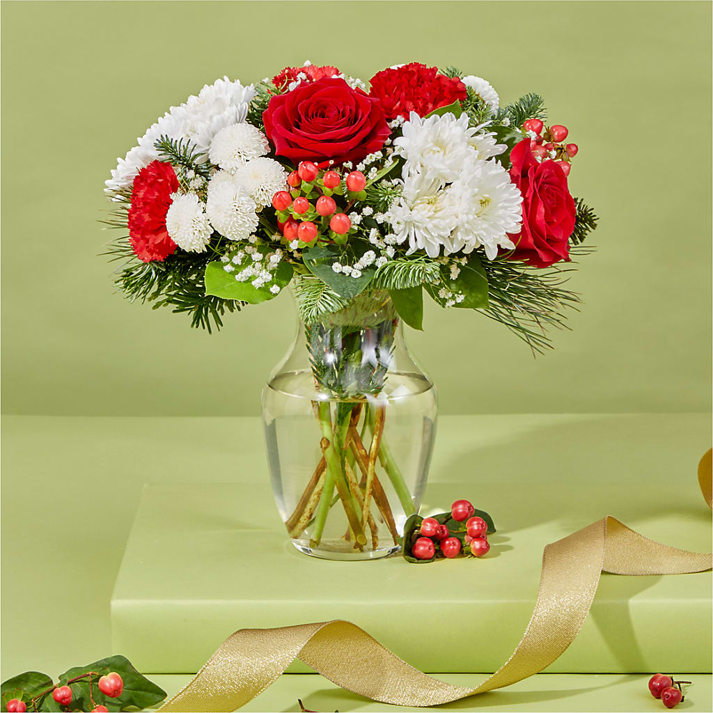 Chance of Flurries Bouquet – DEE'S FLORAL & DESIGNS, Fairmont MN
