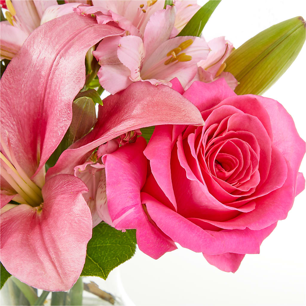 Lots of Love Bouquet – DEE'S FLORAL & DESIGNS, Fairmont MN