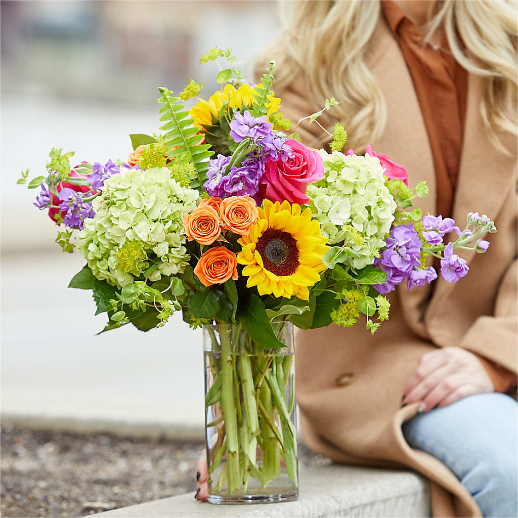 Vibrant Greetings Bouquet – DEE'S FLORAL & DESIGNS, Fairmont MN