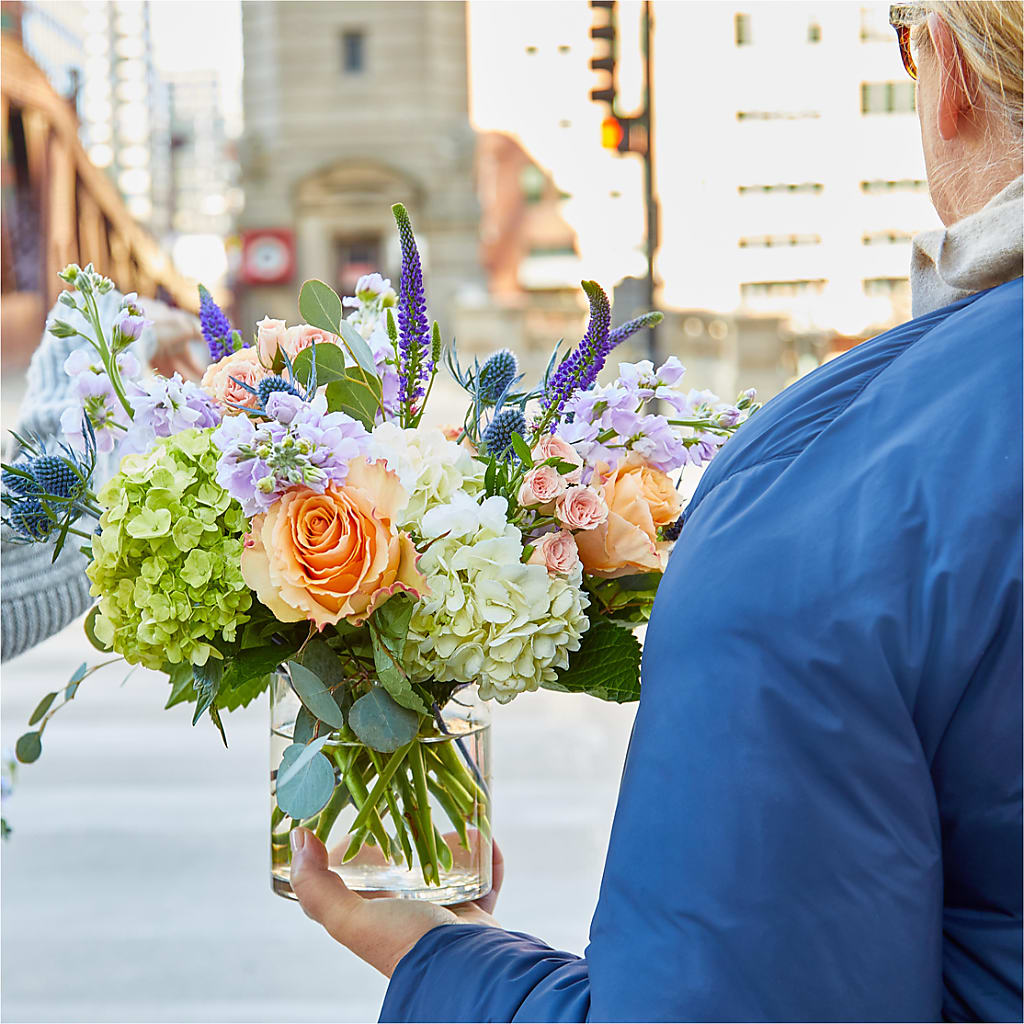 Porch Swing Bouquet – DEE'S FLORAL & DESIGNS, Fairmont MN