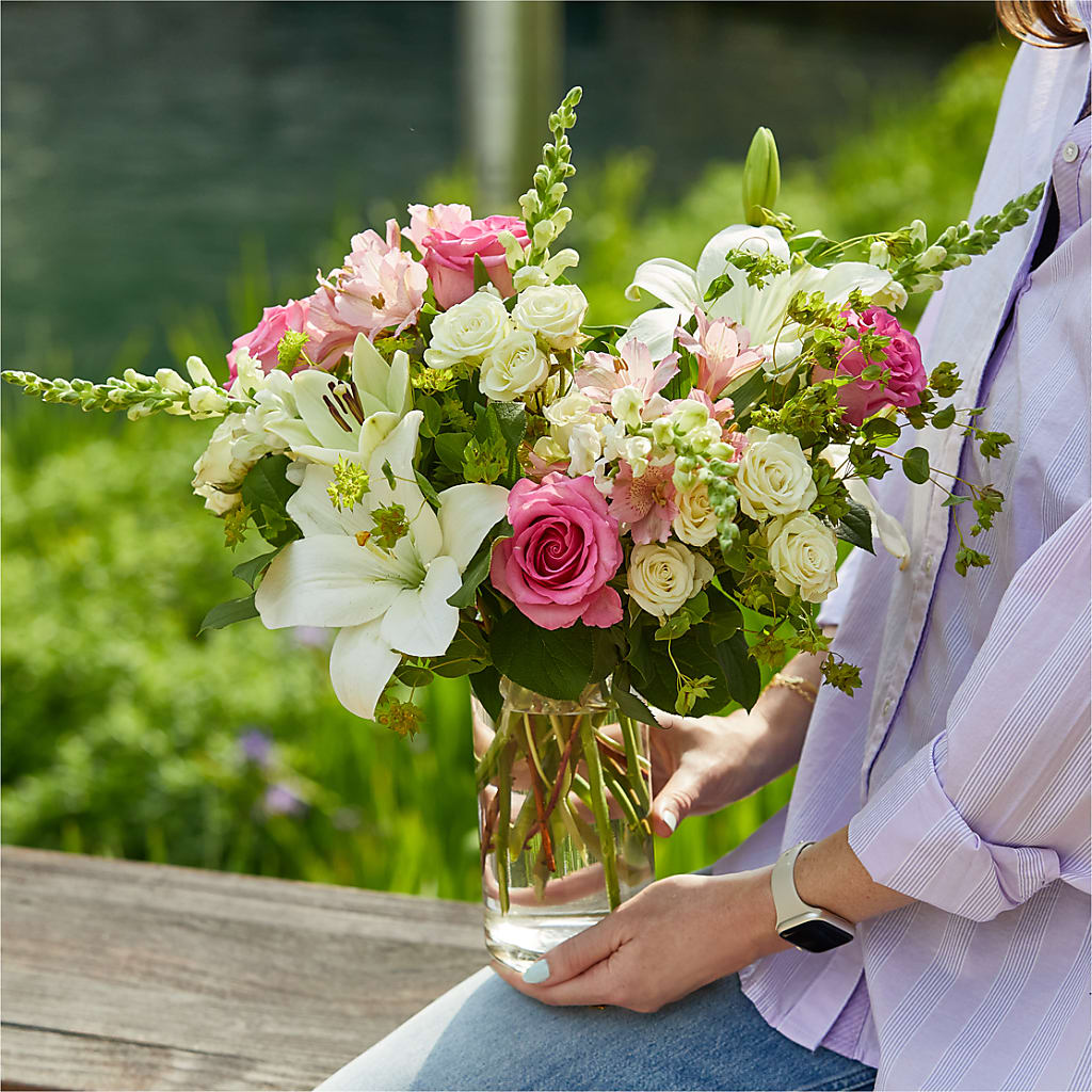 Fondly Bouquet – DEE'S FLORAL & DESIGNS, Fairmont MN